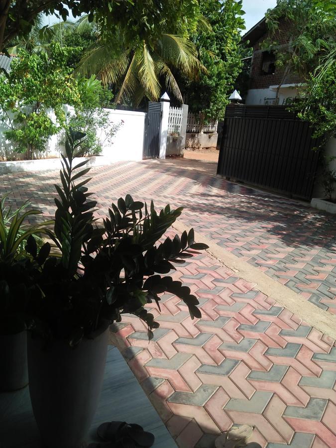Tree House Holiday Home Kombichankulama Exterior foto